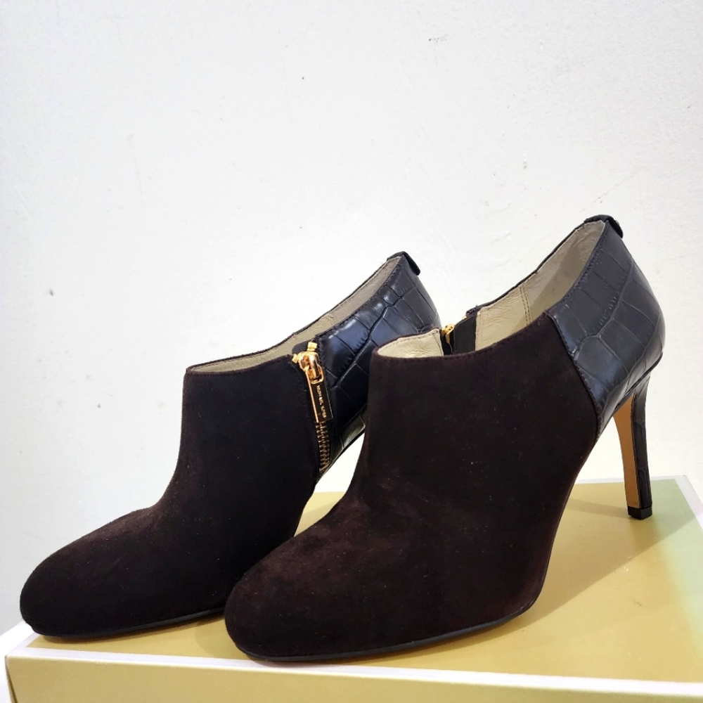 MUST SELL by tomorrow. Michael Kors Sammy Ankle Boots in coffee brown, size 8